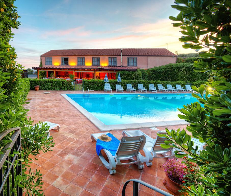 Agriturismo Biologico Corte Aragonese Santa Maria di Licodia Exterior foto