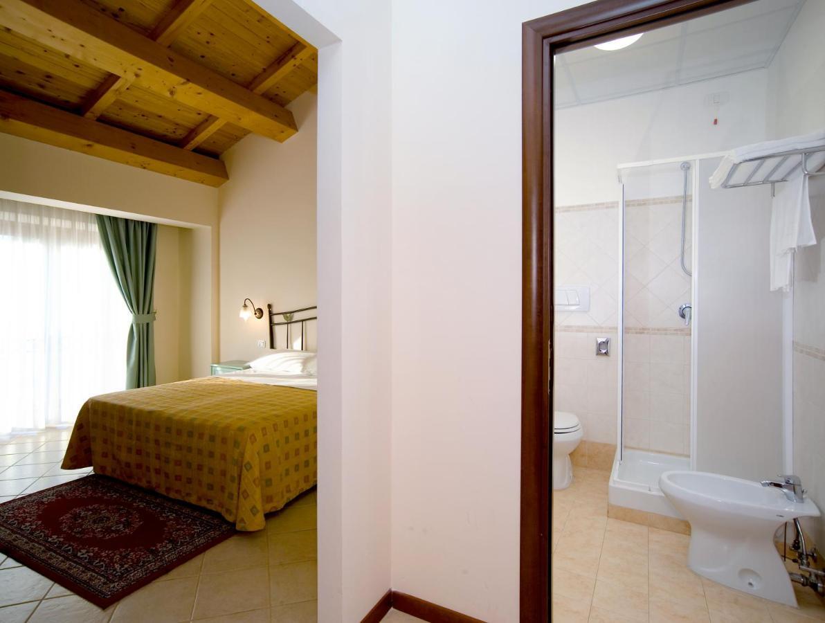 Agriturismo Biologico Corte Aragonese Santa Maria di Licodia Habitación foto